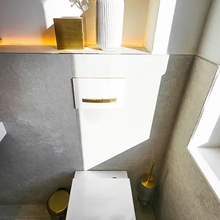 Luxus Neubau 65m2 - L Lejlighed